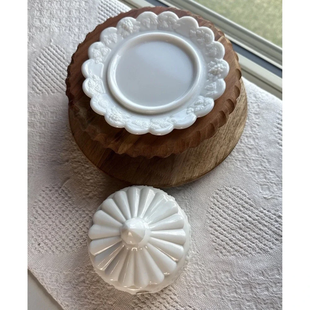 Vintage Milk Glass Grape Covered Dish Scalloped Butter Candy Cheese Westmoreland
